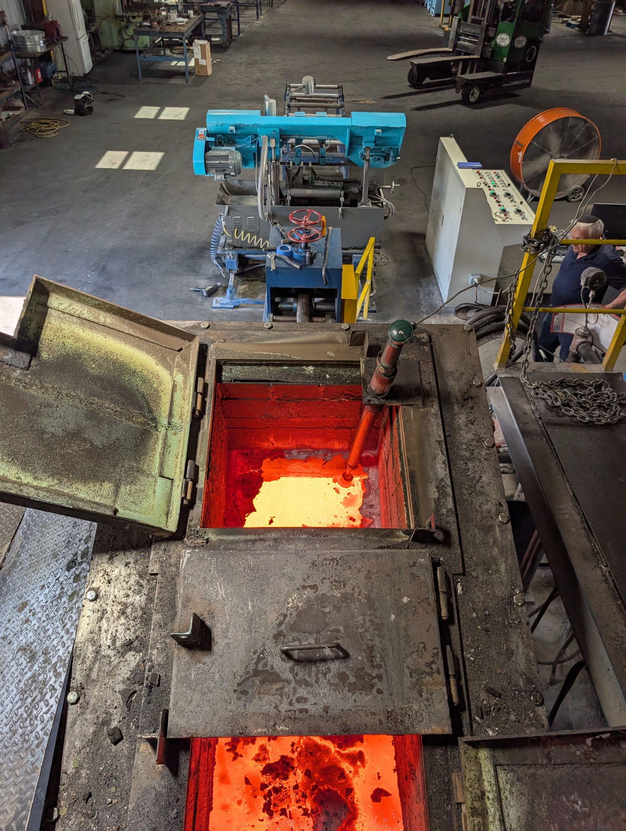 Open melting furnace with molten copper at Ameritube
